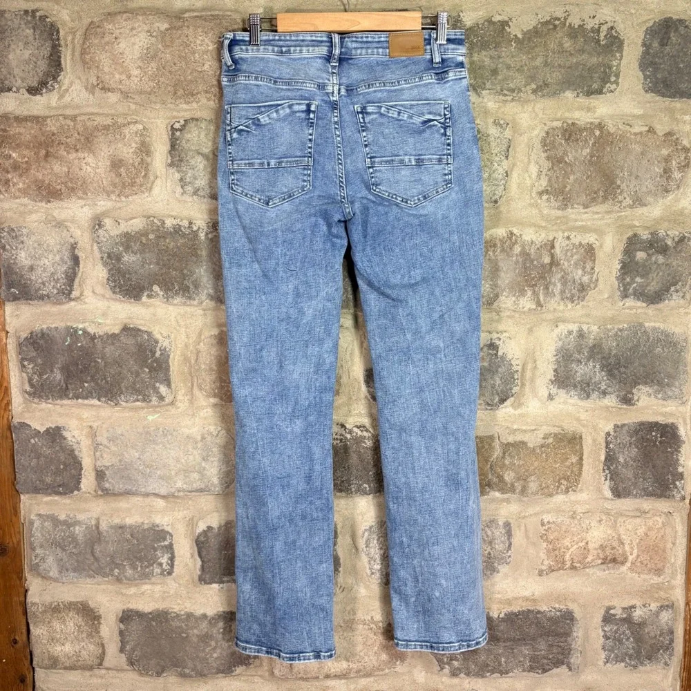 BKE Payton Universal Fit Mid-Rise Tailored‎ Bootcut Jeans Light Wash 28x32 Men's